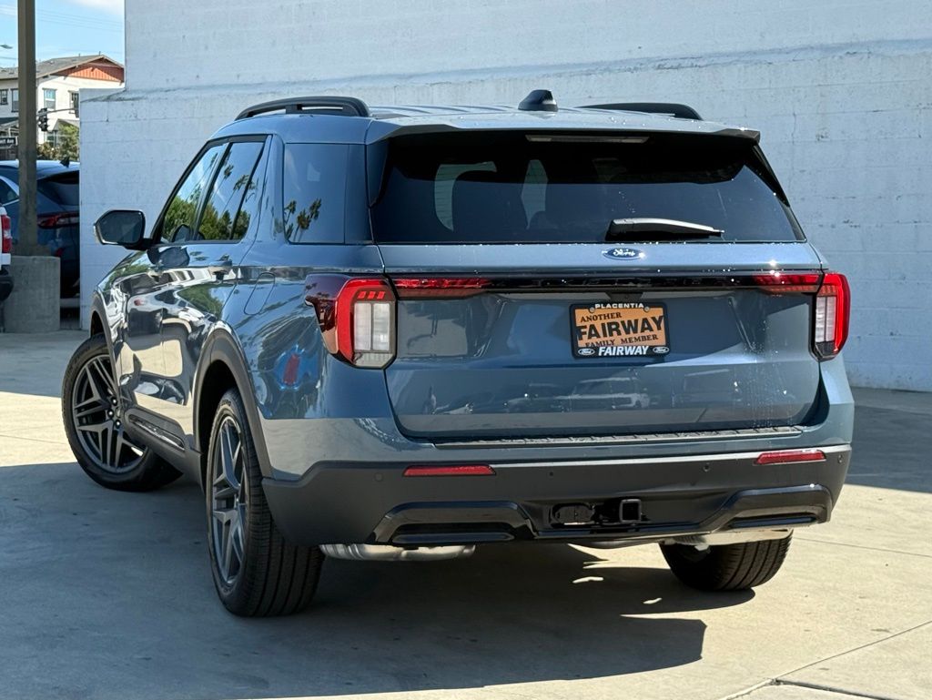 2025 Ford Explorer ST-Line photo 3