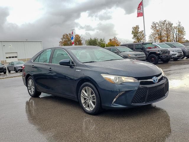 2015 Toyota Camry Hybrid SE photo 3
