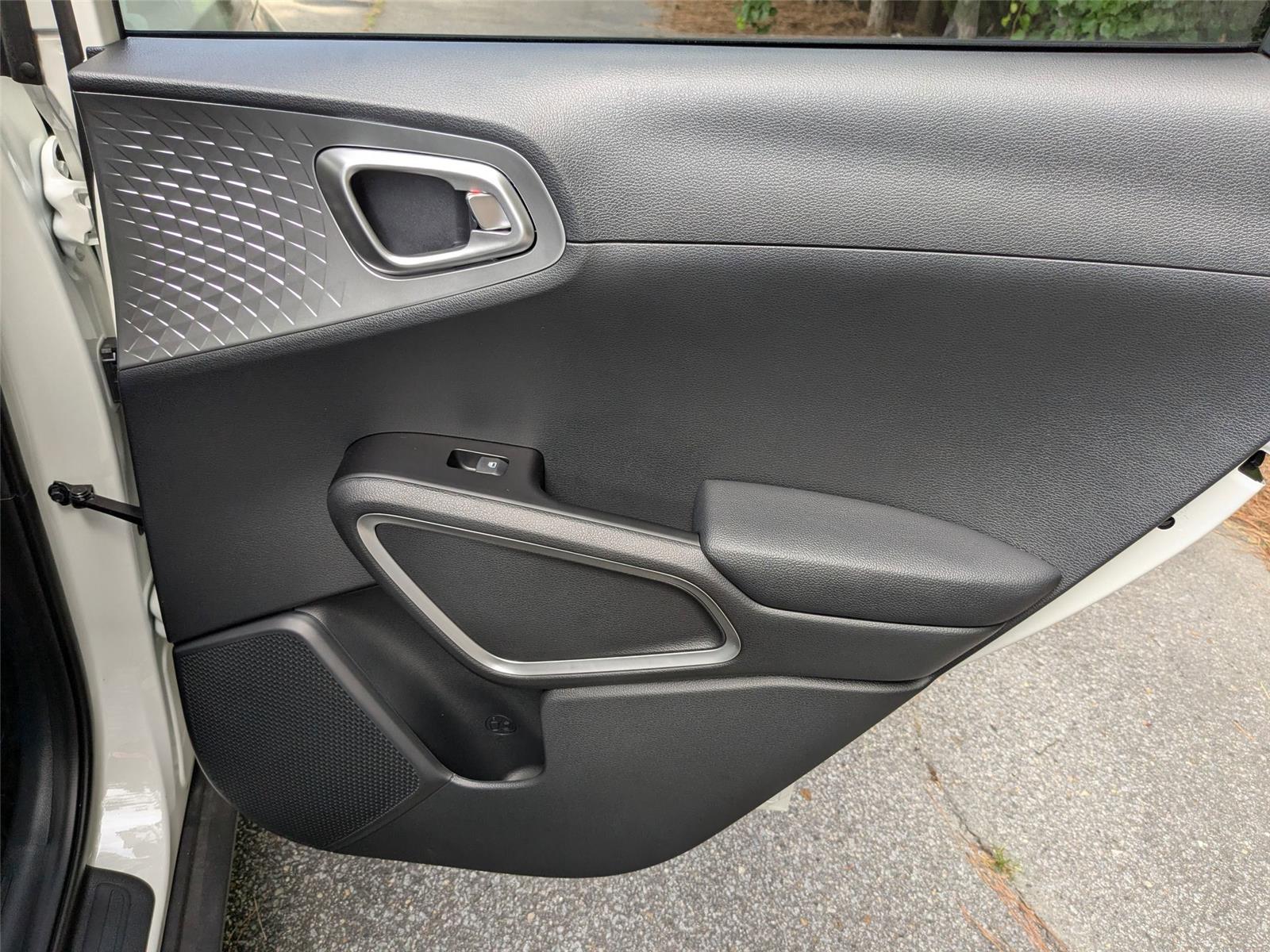2025 Kia Soul LX photo 24
