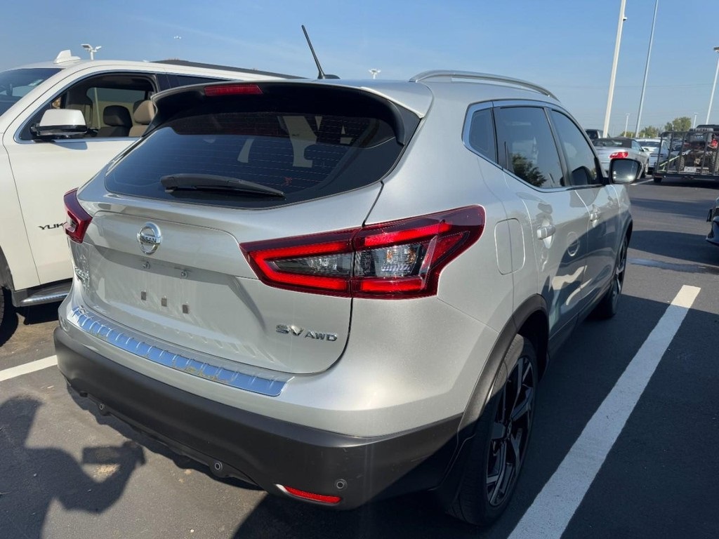 2022 Nissan Rogue Sport SV photo 2