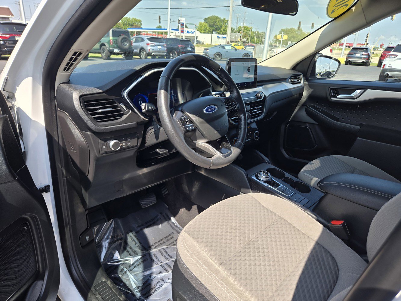 2020 Ford Escape SE Sport Hybrid photo 2