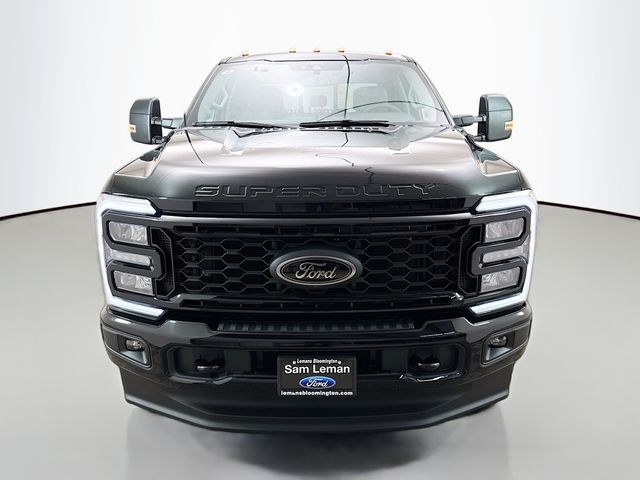 2025 Ford F-350 XLT photo 2