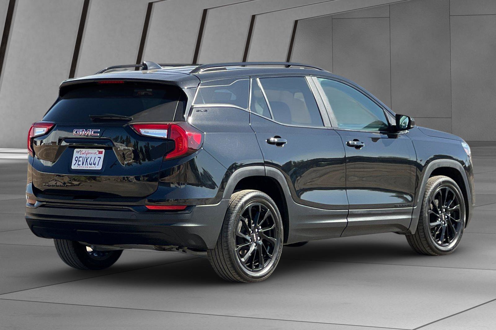 2023 Gmc Terrain SLE photo 3