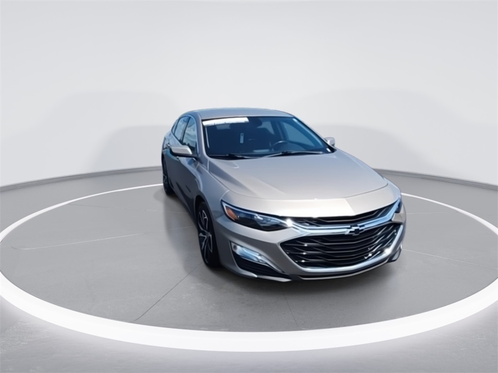 2022 Chevrolet Malibu RS photo 2