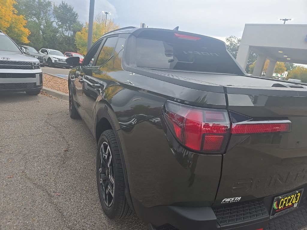 2025 Hyundai Santa Cruz Limited photo 2