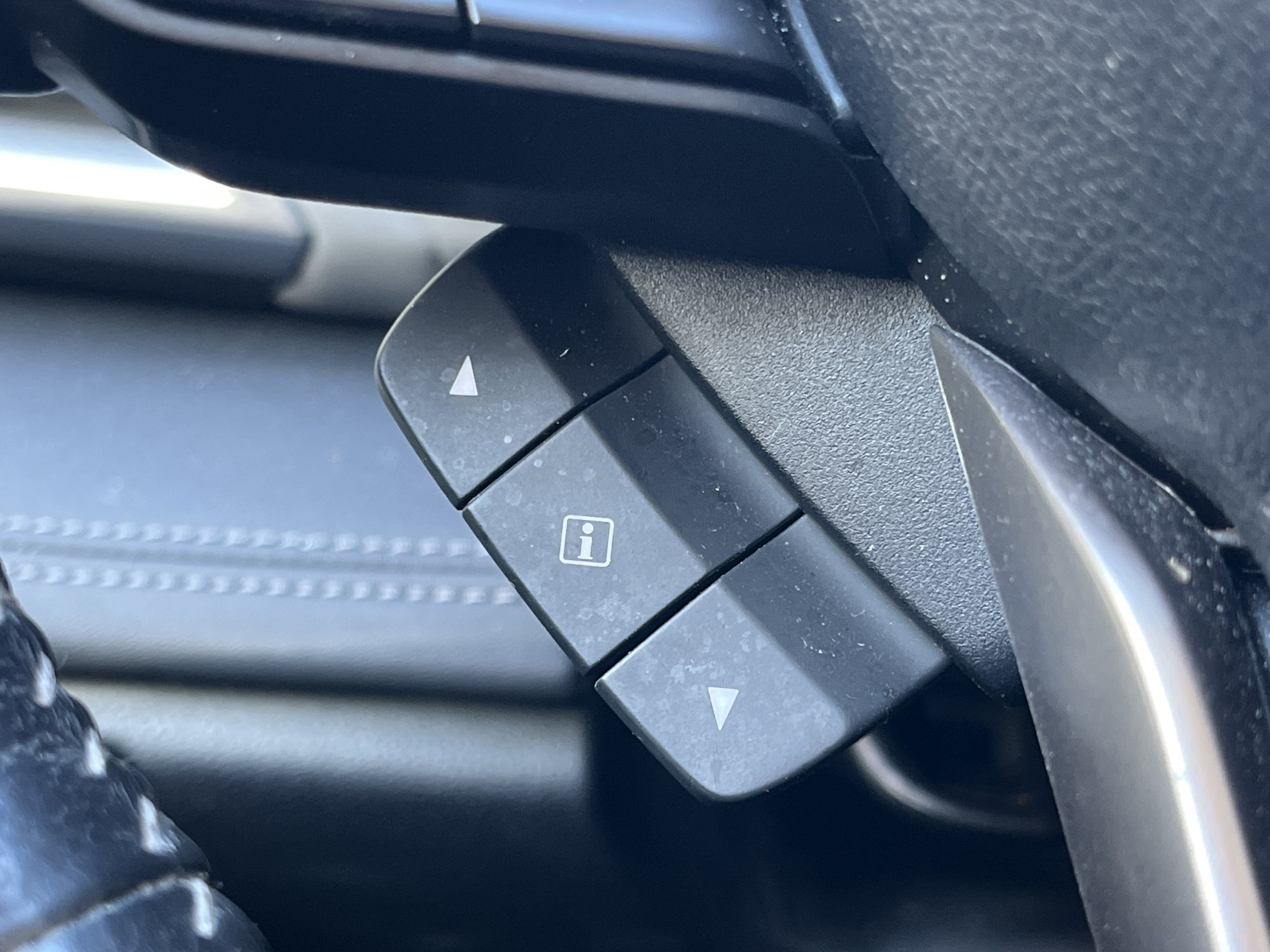 2022 Subaru Outback Limited photo 3