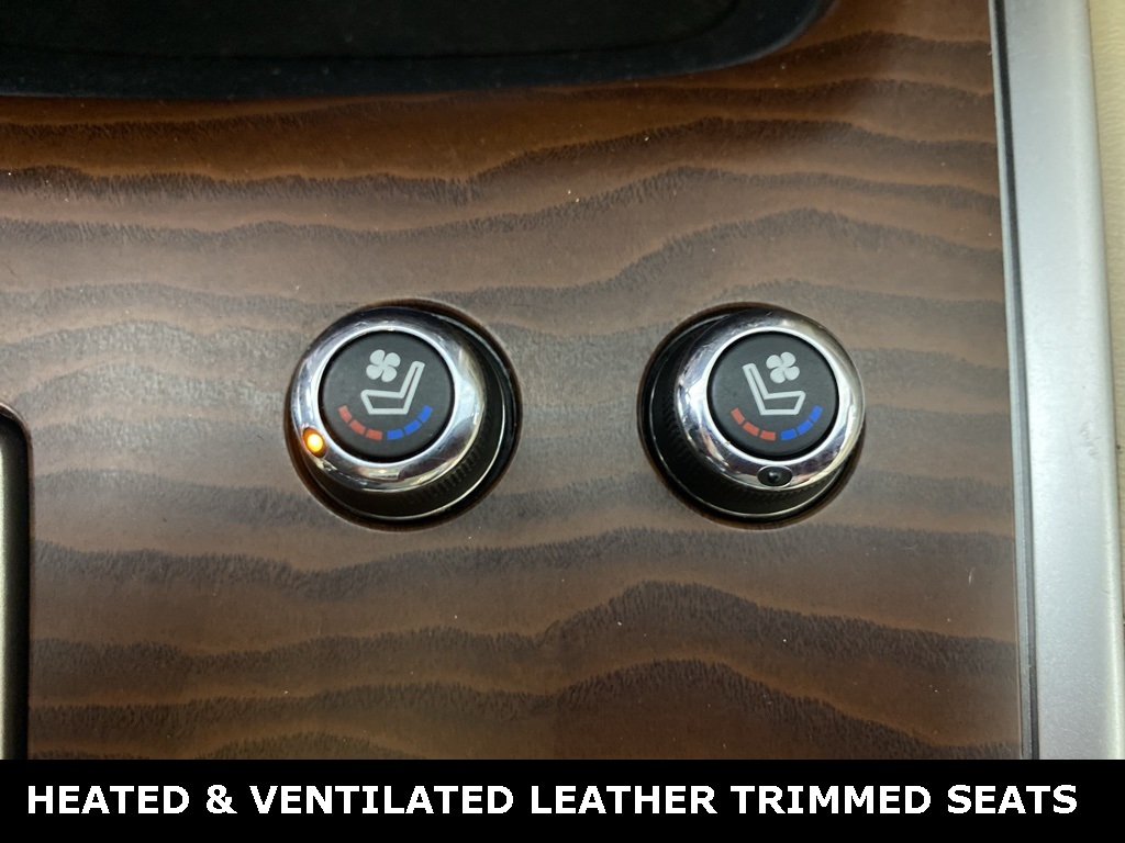 2020 Nissan Pathfinder Platinum photo 3