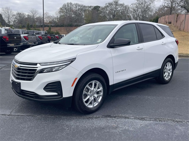 2024 Chevrolet Equinox LS photo 2