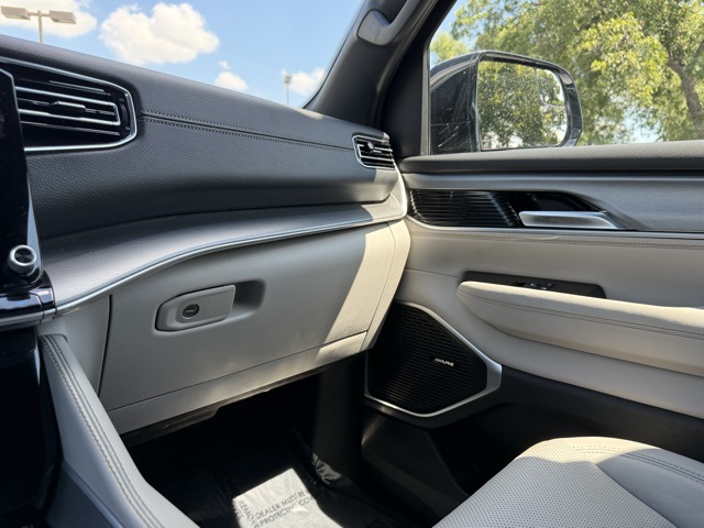 2025 Jeep Wagoneer Series III photo 27