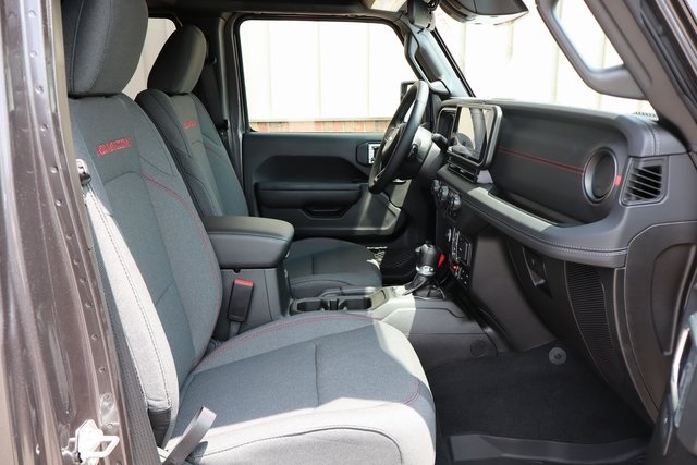 2025 Jeep Wrangler Rubicon photo 40