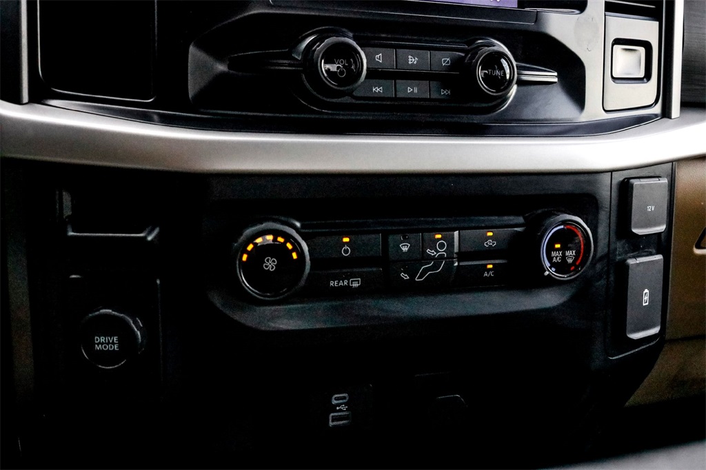 2023 Ford F-150 XLT photo 22