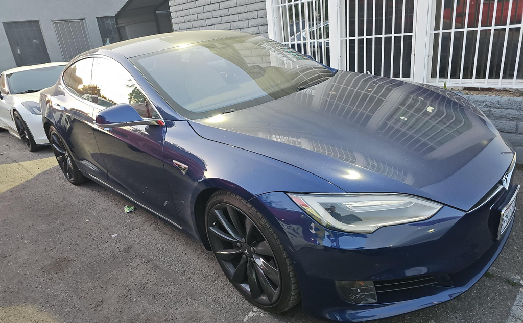 Used 2016 Tesla Model S 90D with VIN 5YJSA1E21GF152922 for sale in Henderson, NV