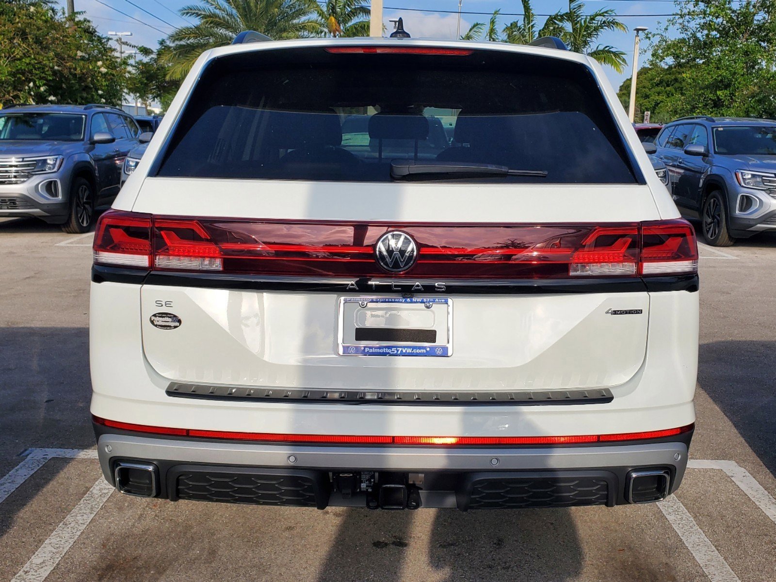 2025 Volkswagen Atlas Peak Edition SE photo 4
