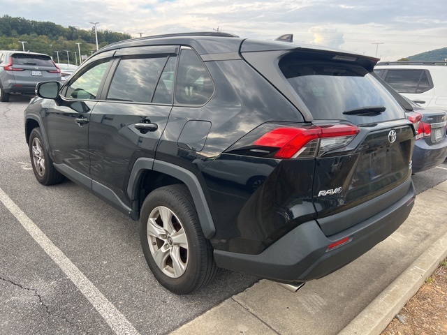 2019 Toyota RAV4 XLE photo 2