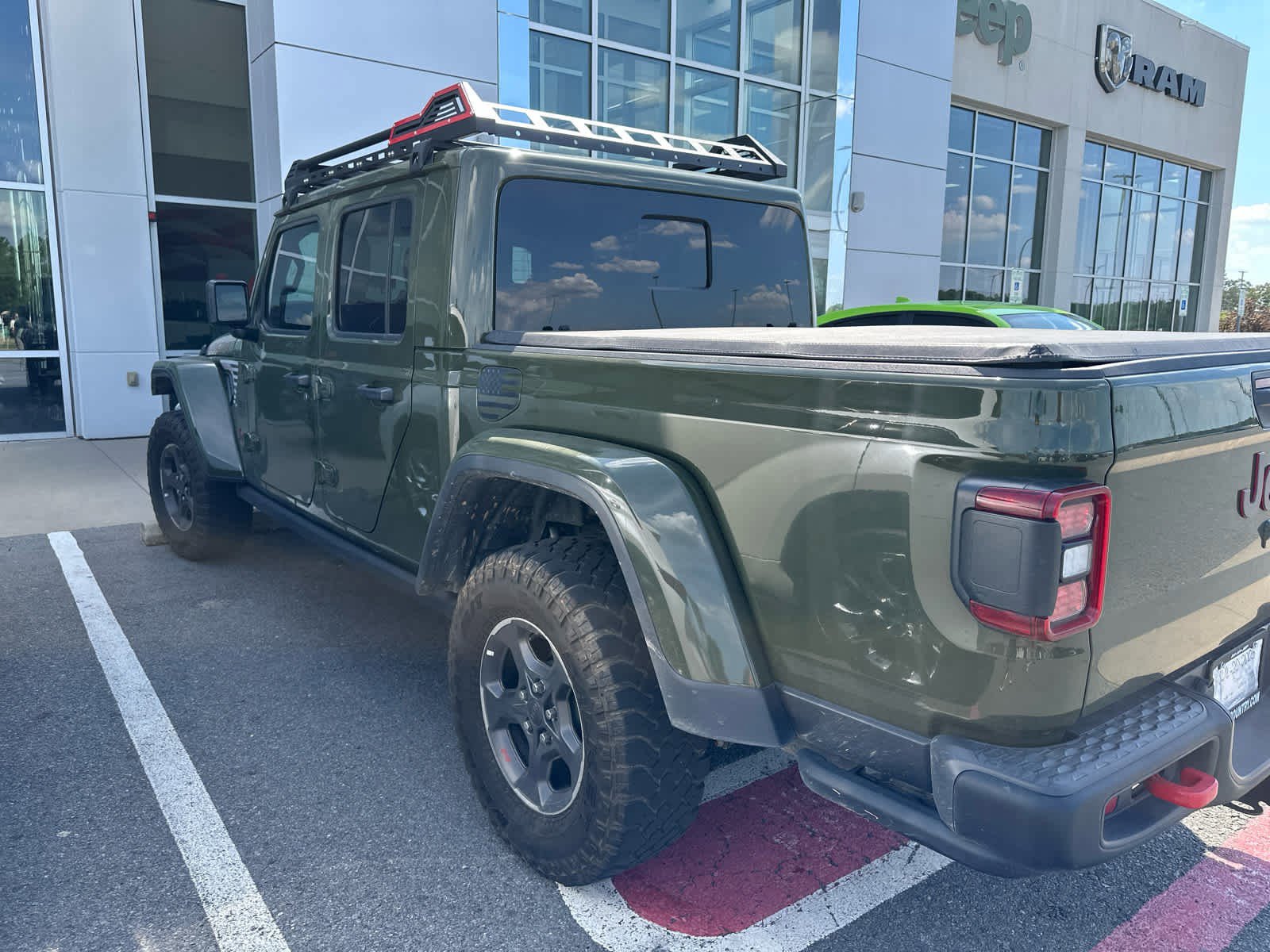 2021 Jeep Gladiator Rubicon photo 3