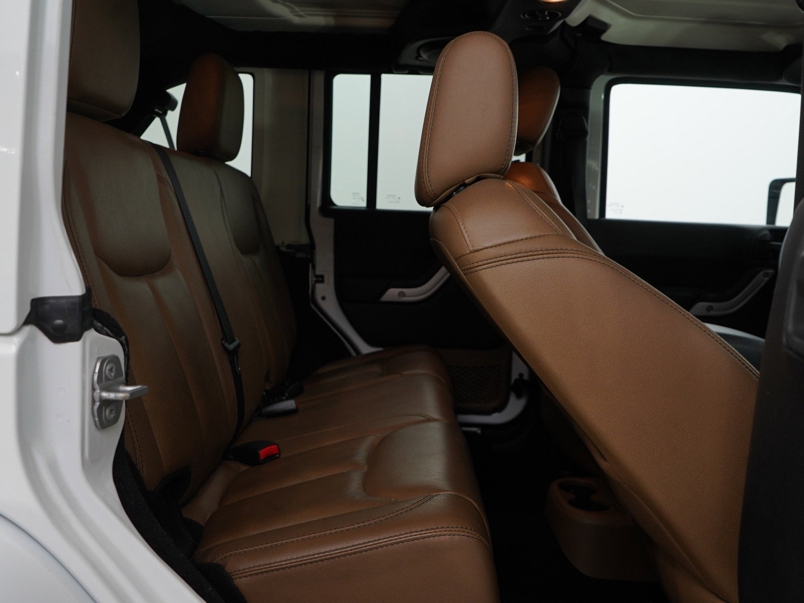 2014 Jeep Wrangler Unlimited Sahara photo 10