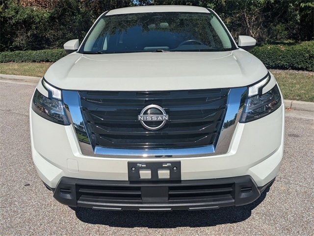 2022 Nissan Pathfinder SV photo 8