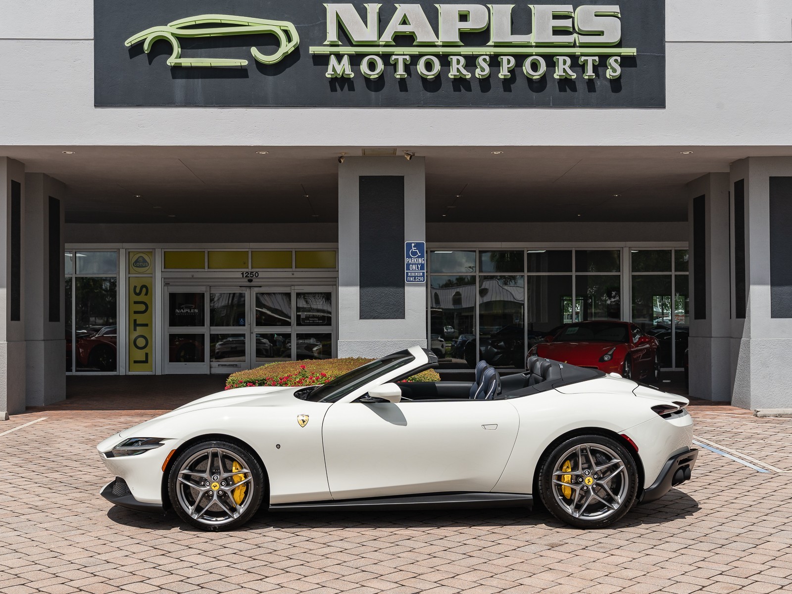 2024 Ferrari Roma Spider photo 22