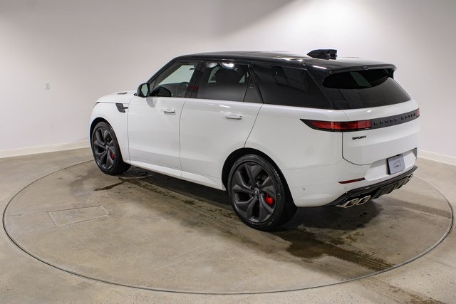 2025 Land Rover Range Rover Sport SE photo 2