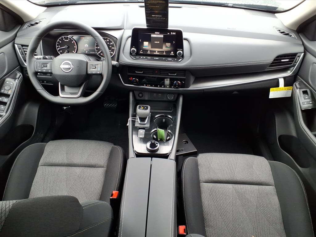 2026 Nissan Rogue SV photo 4