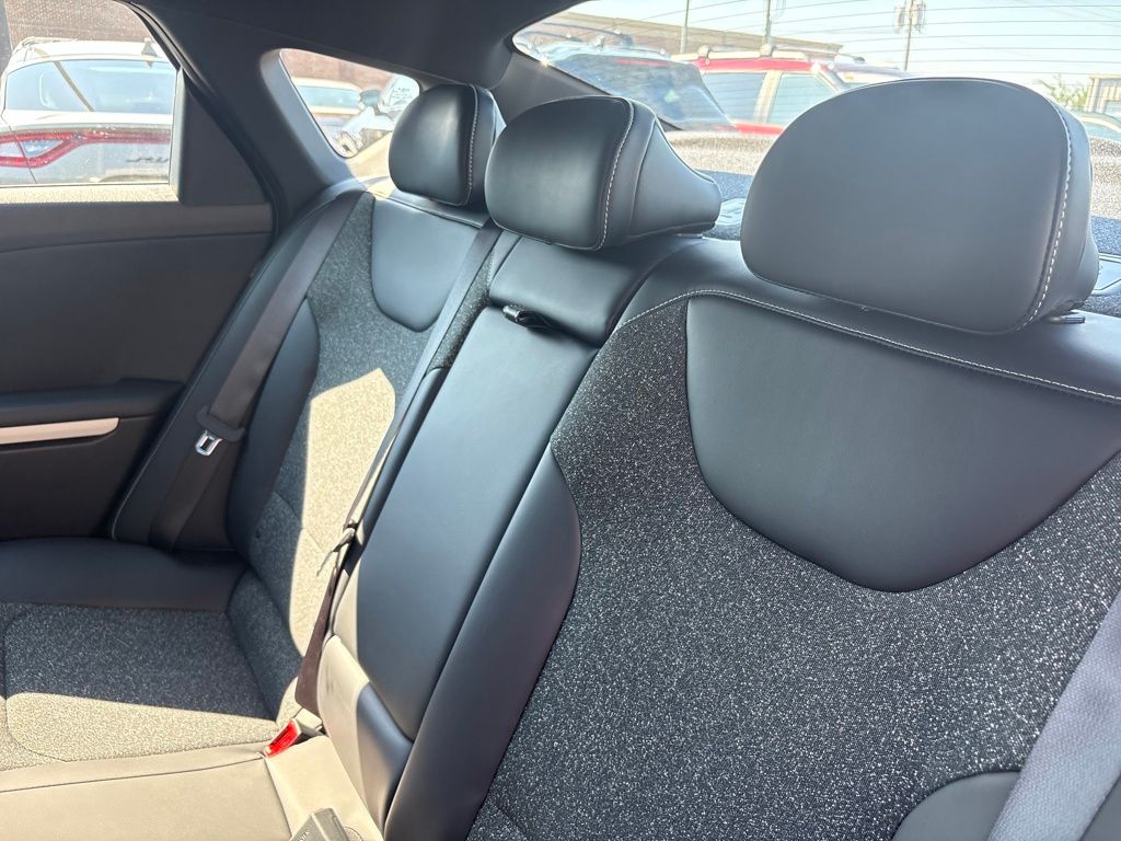 2025 Kia K4 GT-Line photo 24