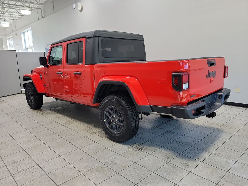 2025 Jeep Gladiator Sport S photo 4