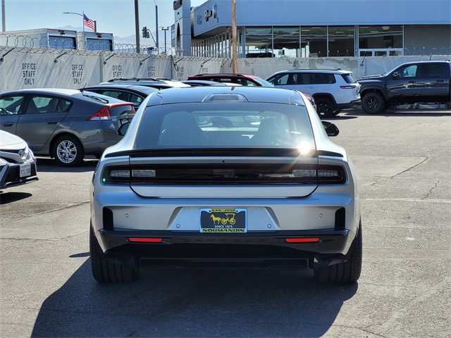 2025 Dodge Charger R/T Scat Pack photo 5