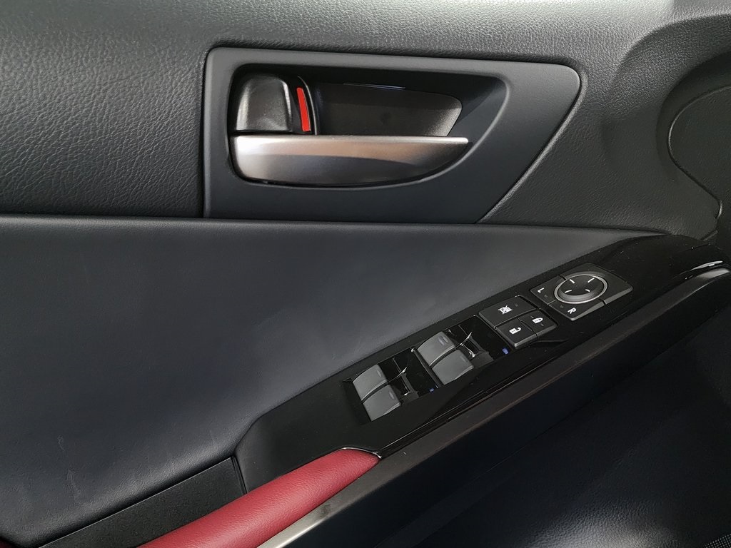 2025 Lexus IS 300 photo 12