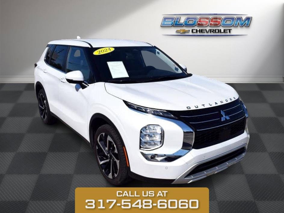 2024 Mitsubishi Outlander SE's photo