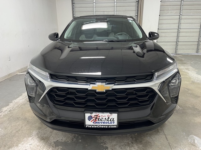2025 Chevrolet Trax LS photo 7