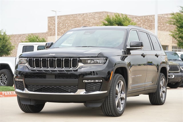2025 Jeep Grand Cherokee Limited photo 3