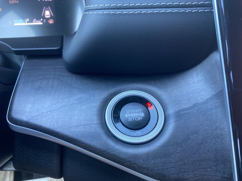 2025 Jeep Grand Cherokee Limited photo 15