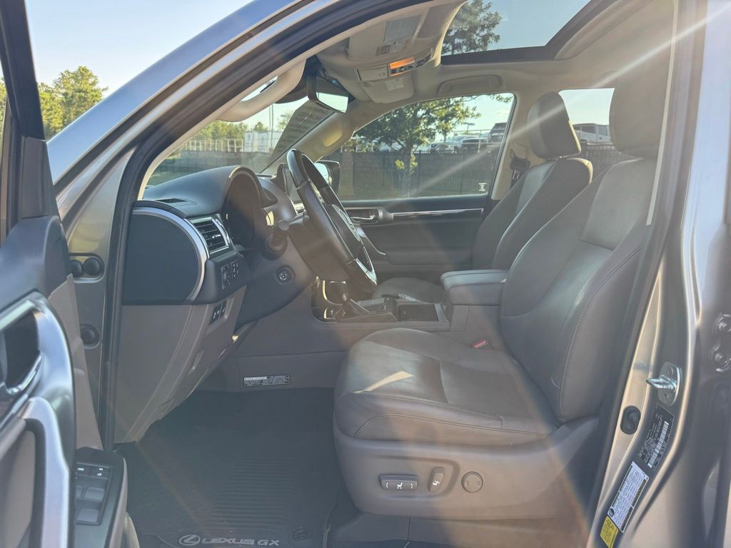 2023 Lexus GX 460 Luxury photo 22