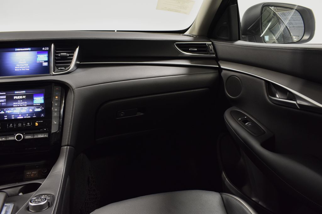 2025 Infiniti QX50 Luxe AWD photo 15