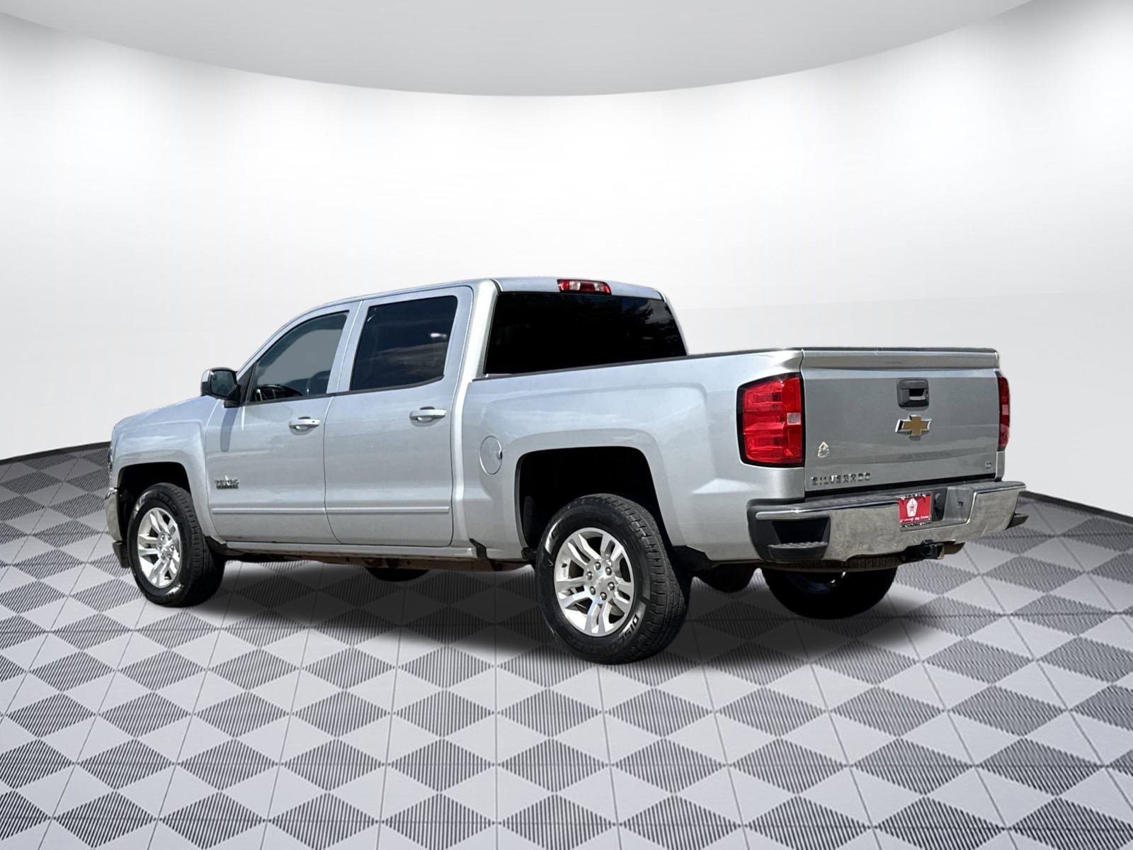 2018 Chevrolet Silverado 1500 LT photo 3