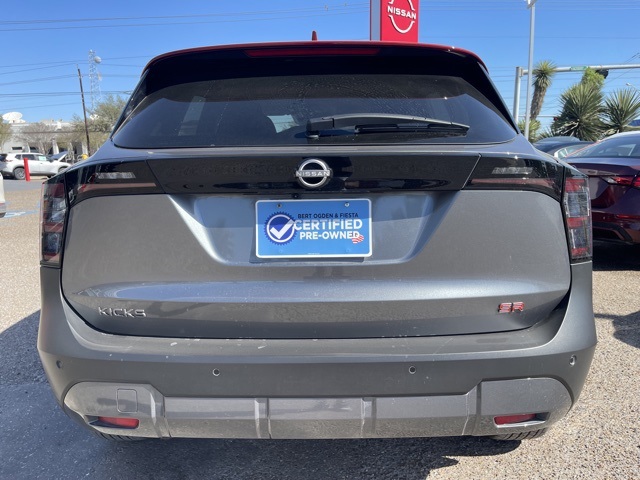 2025 Nissan Kicks SR photo 2