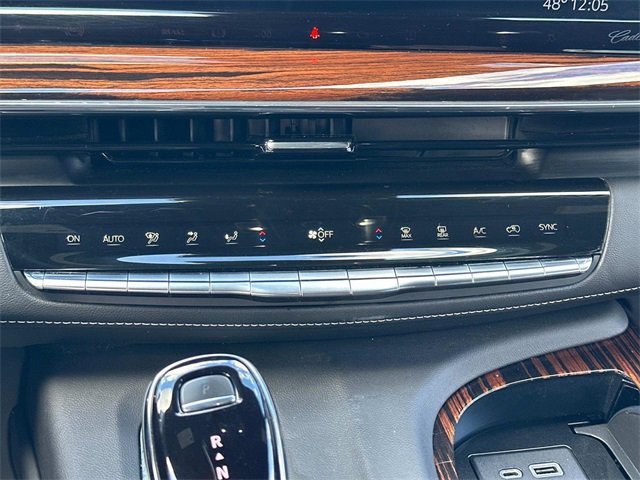 2022 Cadillac Escalade ESV Premium Luxury photo 3