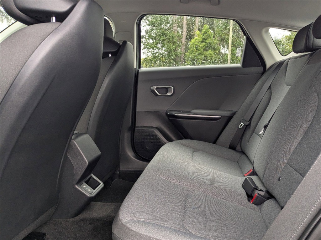 2025 Kia K4 LXS photo 7
