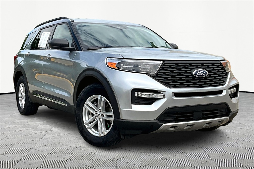 Used 2023 Silver Ford XLT image 12