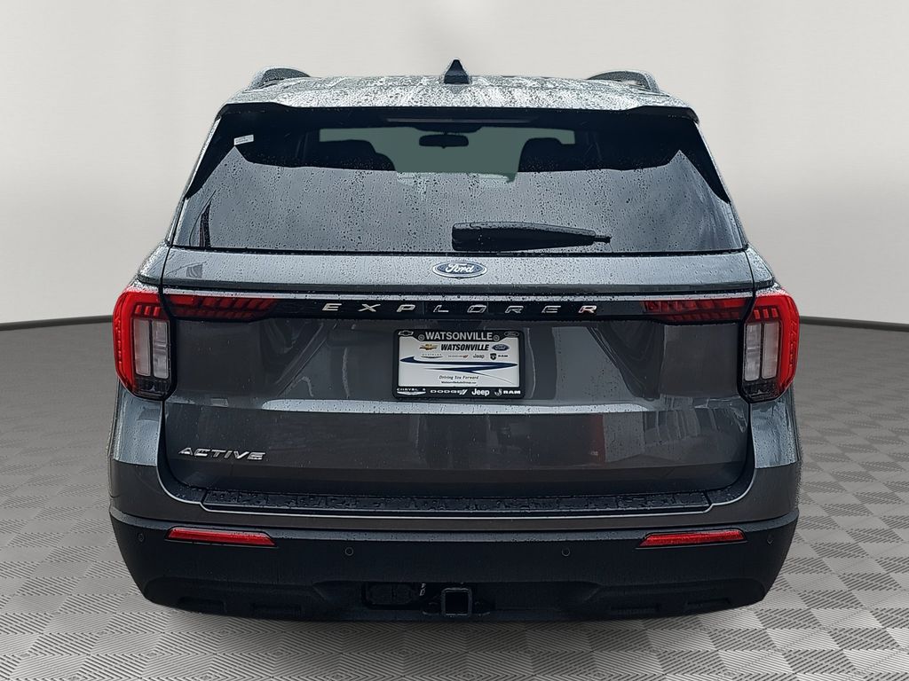 2025 Ford Explorer photo 3