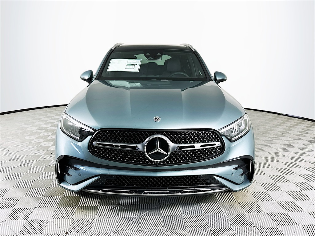 2026 Mercedes Benz GLC 300 photo 2