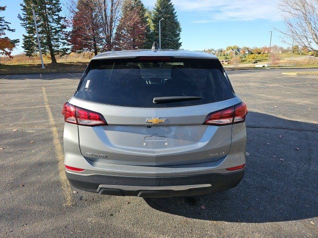 2024 Chevrolet Equinox LT photo 4