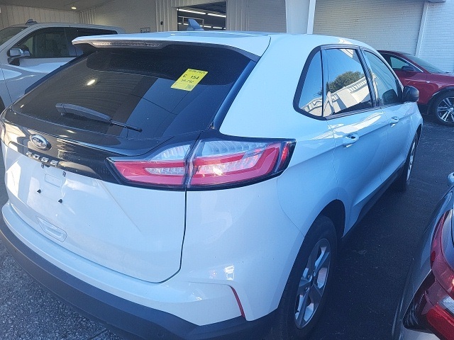 2021 Ford Edge SE photo 3