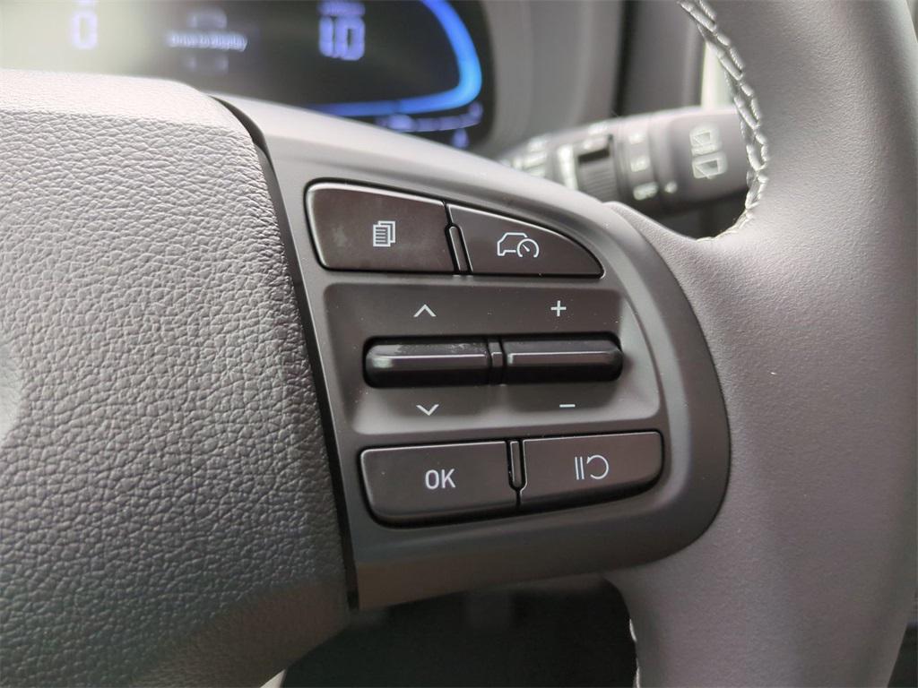 2025 Hyundai Venue SEL photo 18