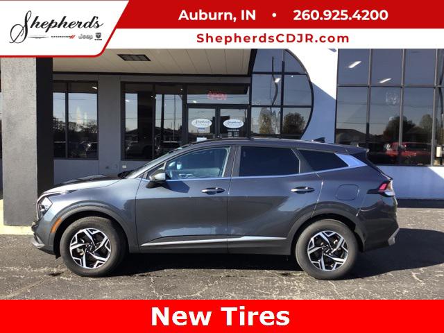 2023 Kia Sportage LX's photo