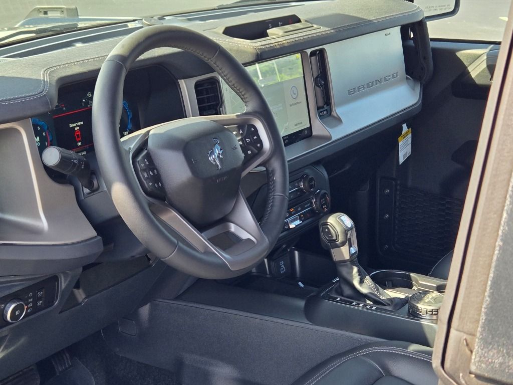 2025 Ford Bronco Outer Banks photo 19
