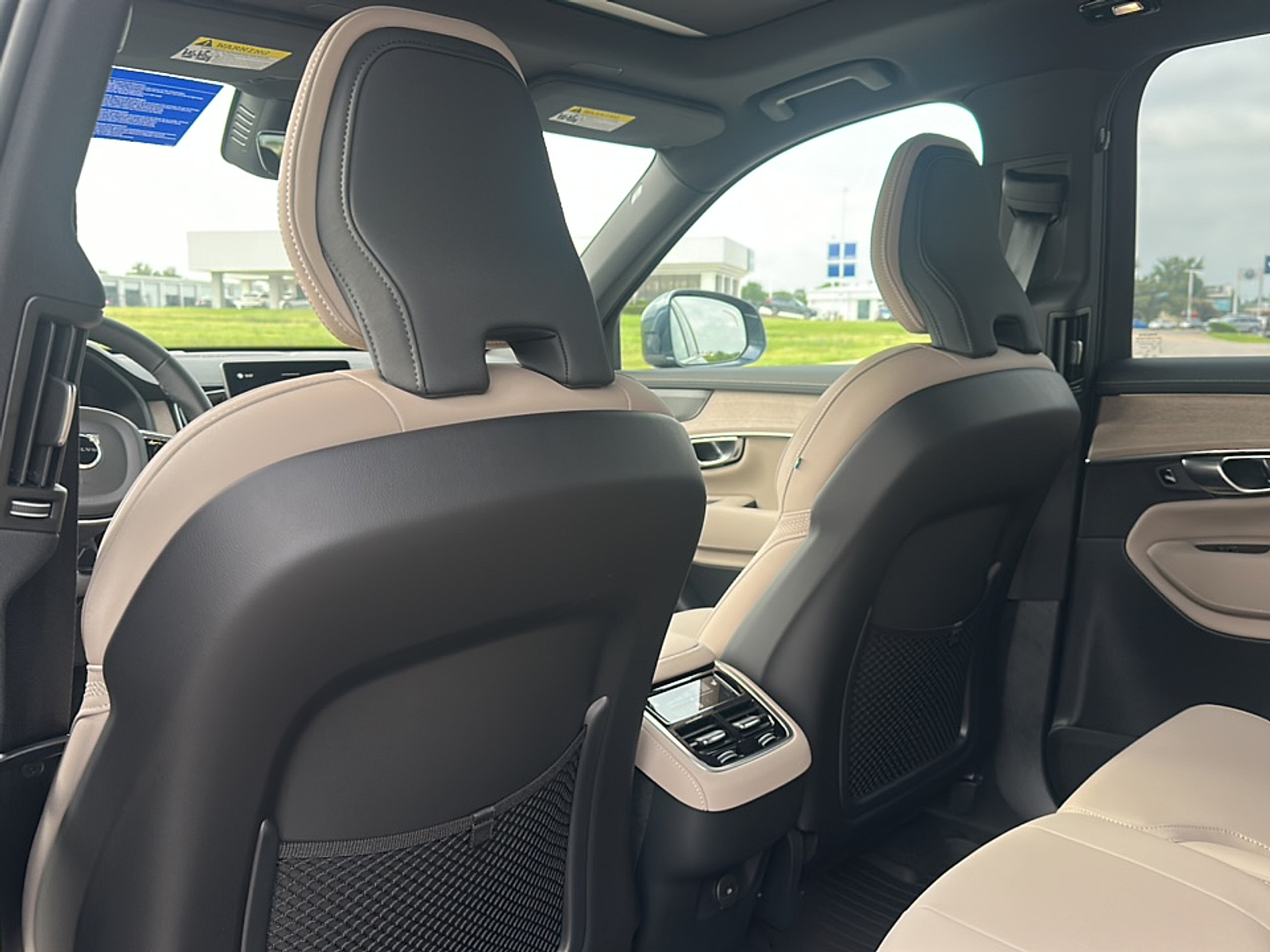 2026 Volvo XC90 AWD Plus photo 8
