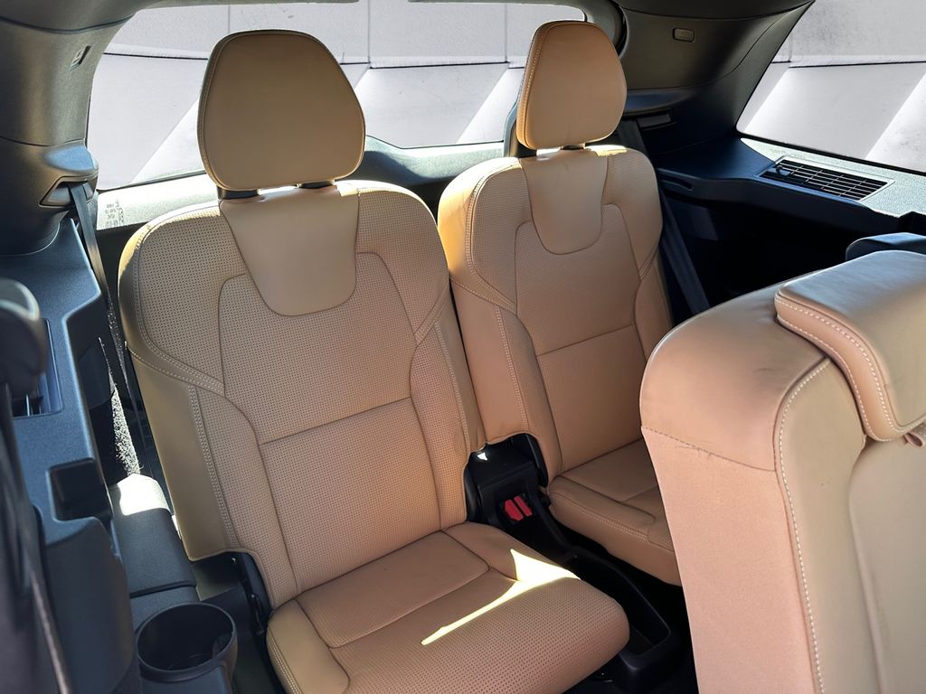 2017 Volvo XC90 T6 Inscription photo 16