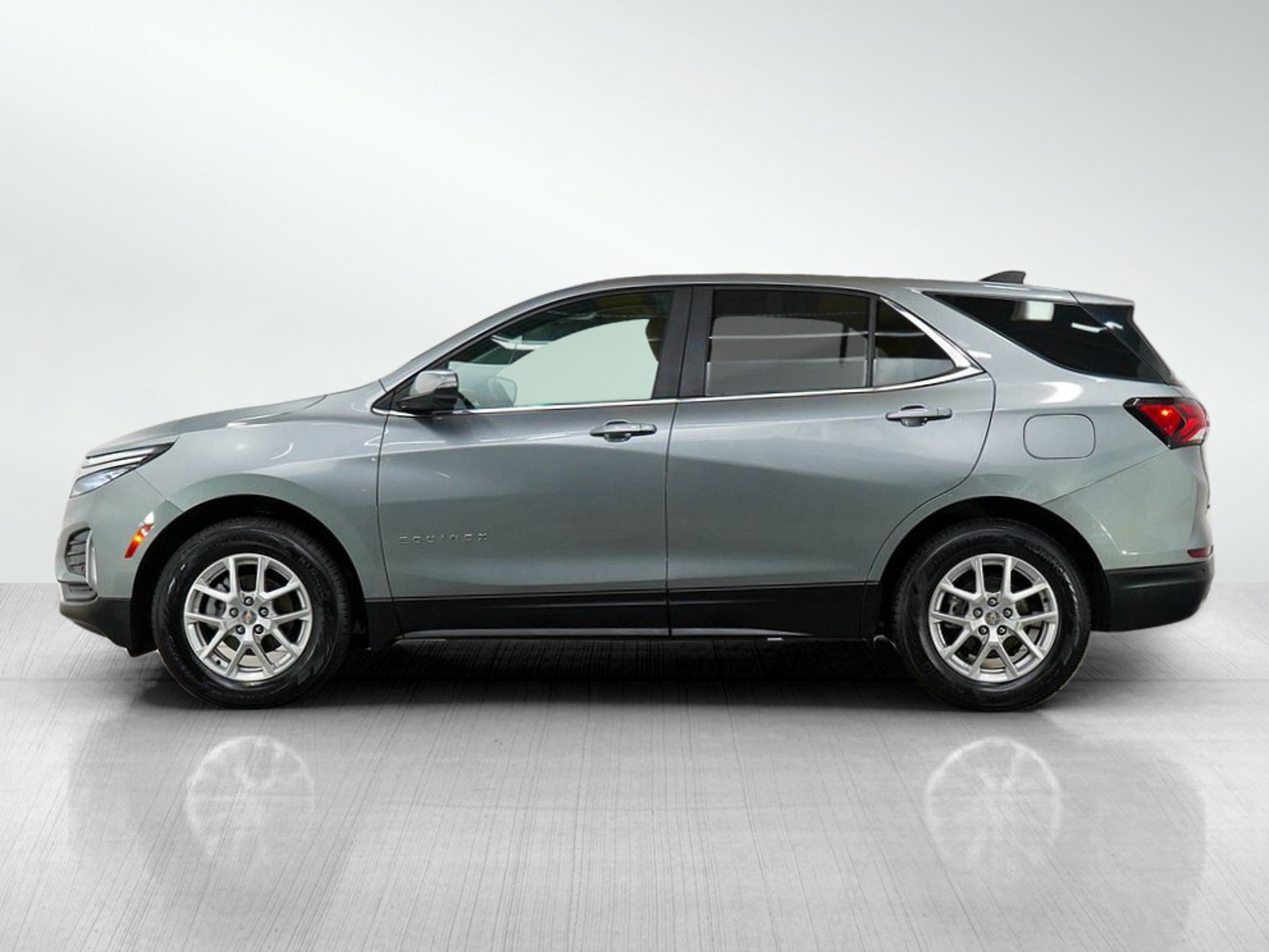 Used 2024 Chevrolet Equinox LT with VIN 3GNAXUEG1RS195777 for sale in Burnsville, Minnesota