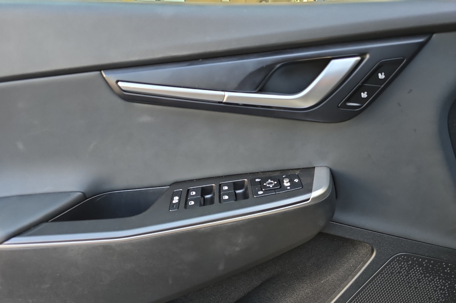 2024 Kia EV6 Light Wind photo 11